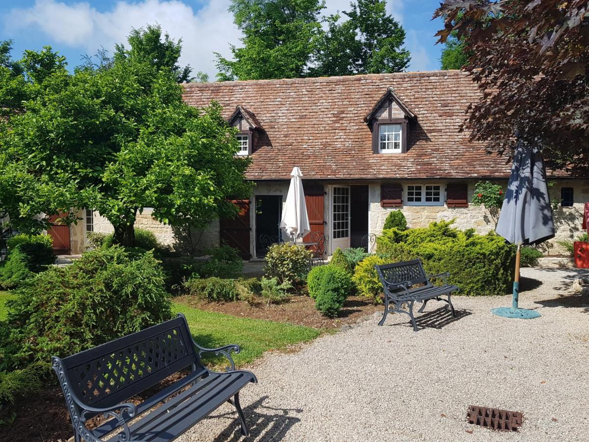 Moulin Du Soustre Bed & Breakfast Cavagnac Exterior photo