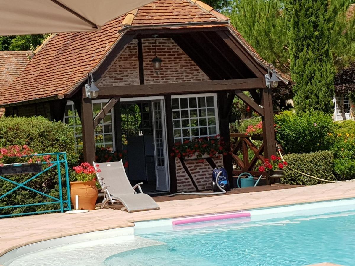 Moulin Du Soustre Bed & Breakfast Cavagnac Exterior photo