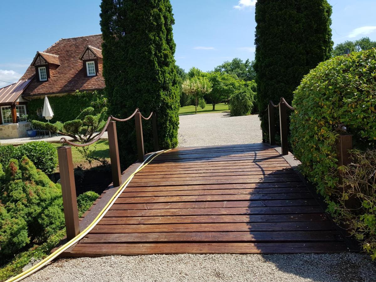 Moulin Du Soustre Bed & Breakfast Cavagnac Exterior photo