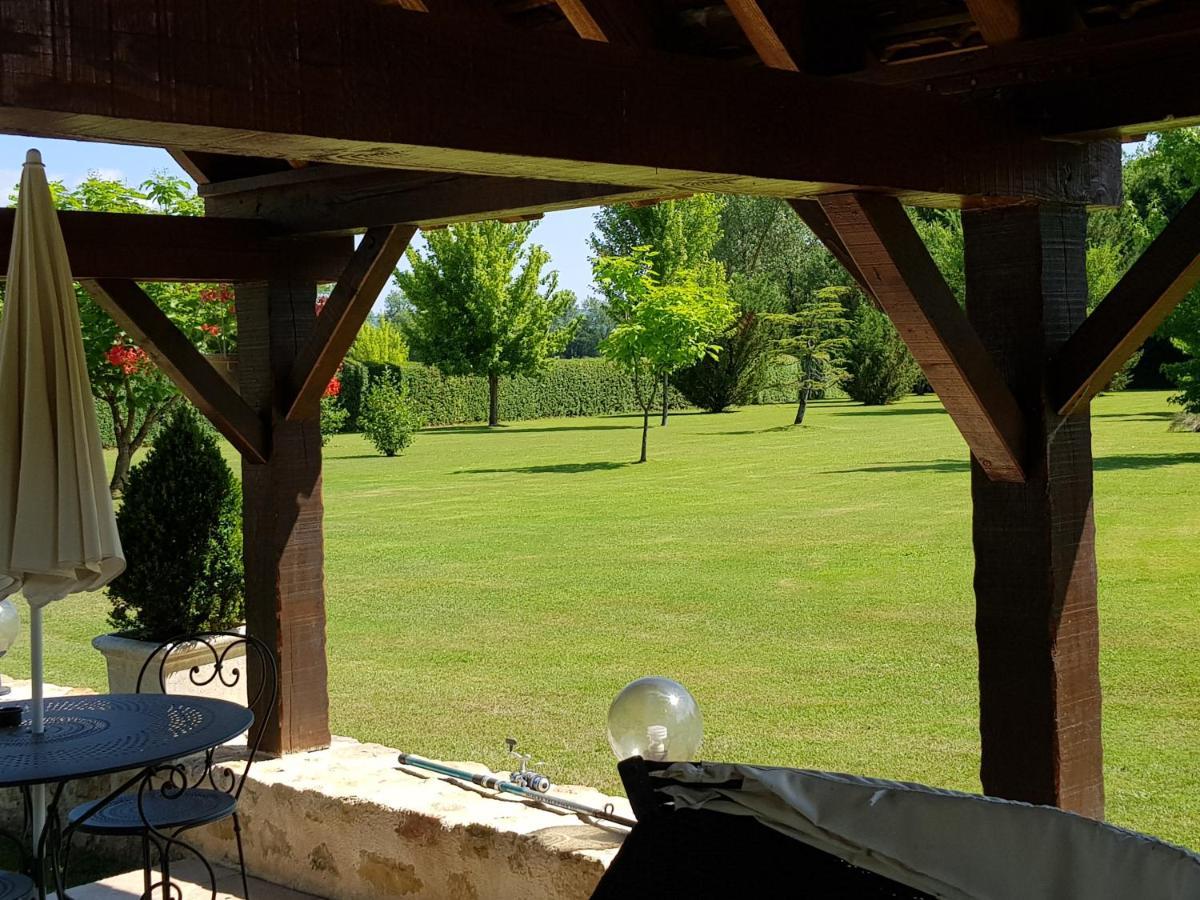 Moulin Du Soustre Bed & Breakfast Cavagnac Exterior photo