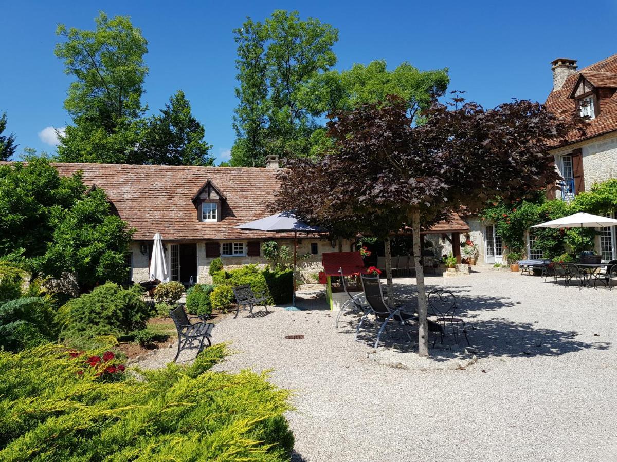Moulin Du Soustre Bed & Breakfast Cavagnac Exterior photo