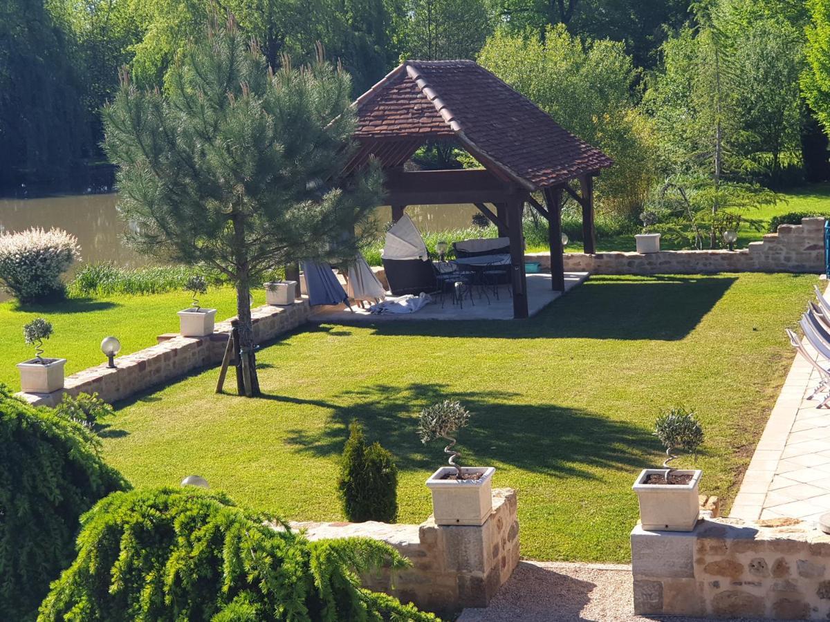 Moulin Du Soustre Bed & Breakfast Cavagnac Exterior photo