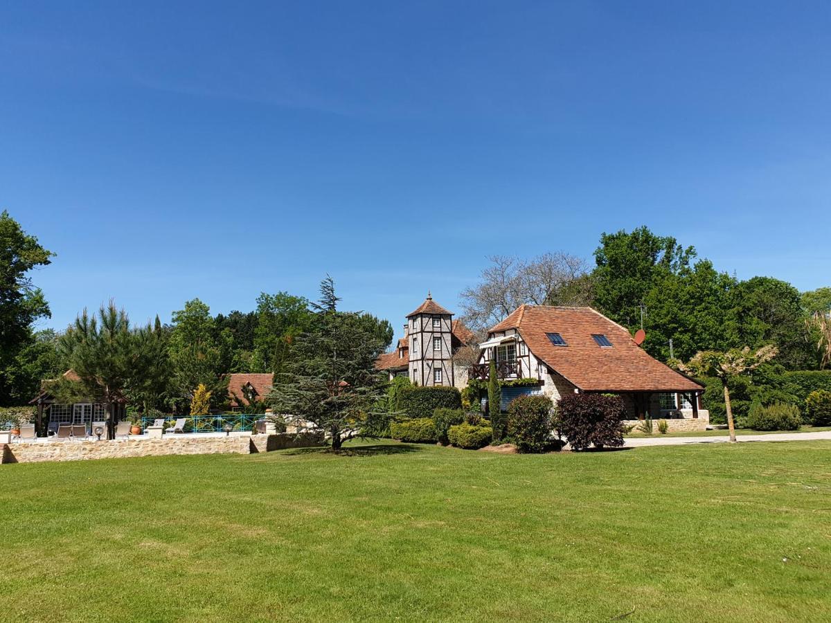 Moulin Du Soustre Bed & Breakfast Cavagnac Exterior photo