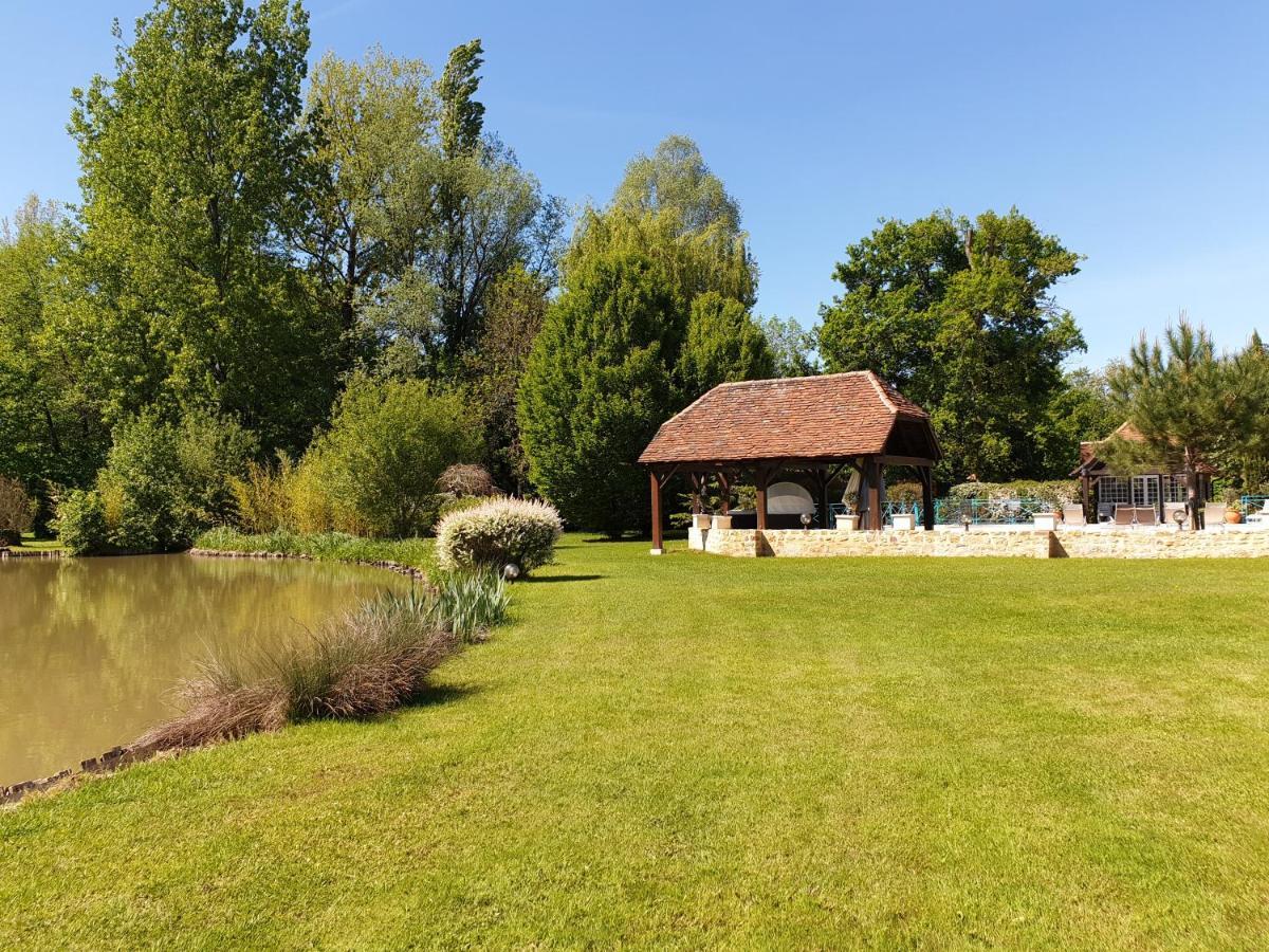 Moulin Du Soustre Bed & Breakfast Cavagnac Exterior photo